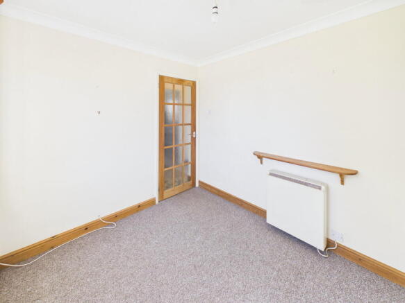 2 bed Ground Flat for sale Image 11