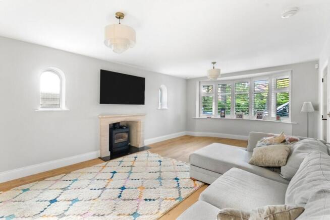 5 bed Detached for sale Image 10