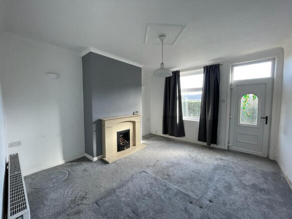 2 bed Terraced to rent Image 4