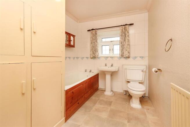 Bathroom.jpg