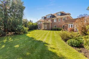 Flat 5, Aston House, Penn Road, Beaconsfield HP9 2TS
