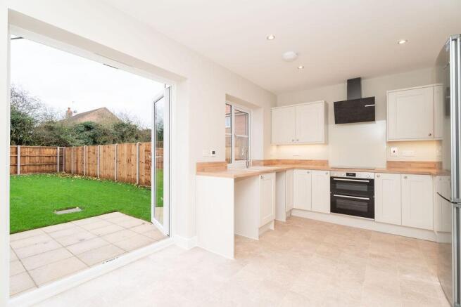 Plot 32 Kitchen/Dine