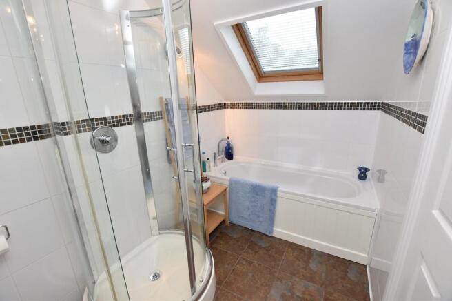 En-Suite Bath/Sho...