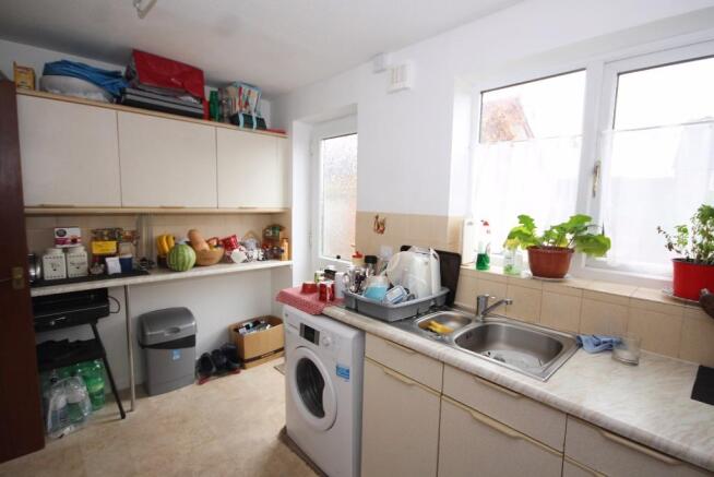 Kitchen (2) 