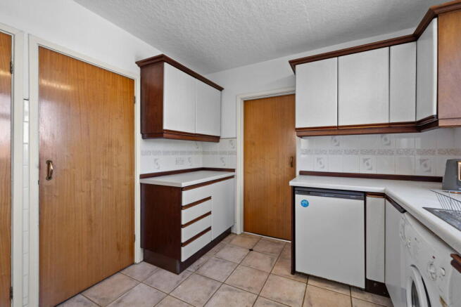 3 bed Semi-Detached for sale Image 6