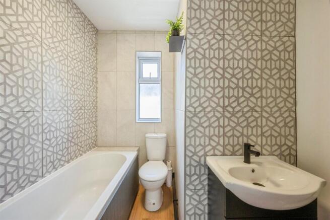 3 bed Semi-Detached for sale Image 12