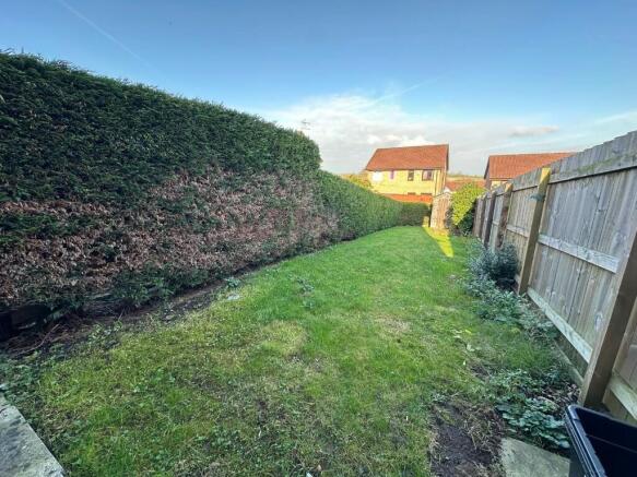 2 bed Town House to rent Image 11