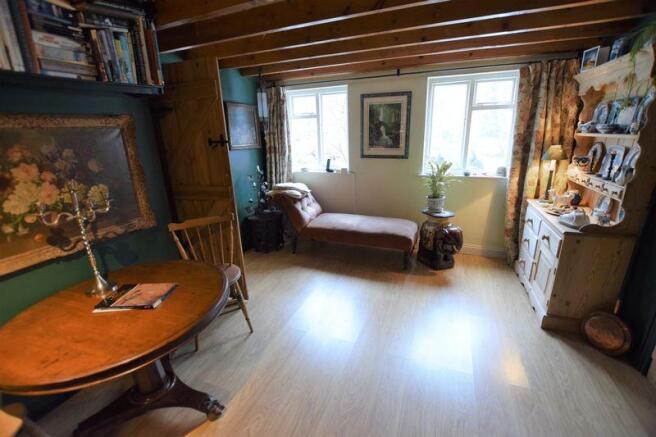 Dining room/Of...