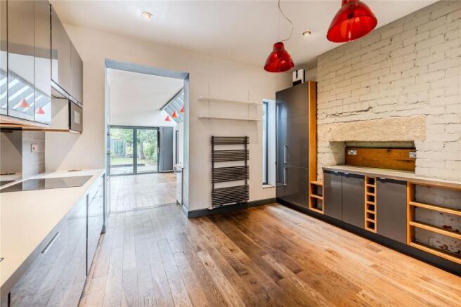 4 bed Terraced for sale Image 5