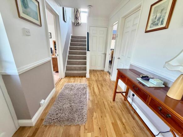 4 bed Semi-Detached for sale Image 5