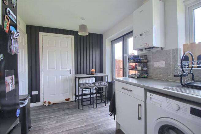 3 bed Semi-Detached for sale Image 9