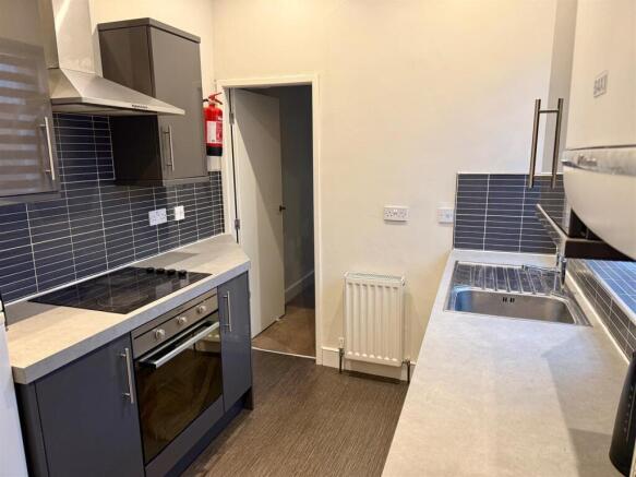 Kitchen 2.jpg