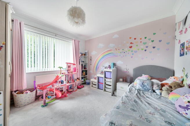 5 bed Semi-Detached for sale Image 10