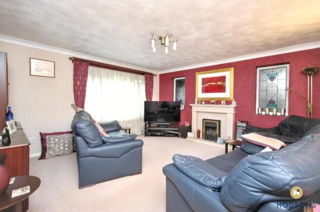 5 bed Detached for sale Image 7