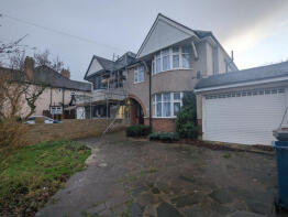16, Park Crescent, Harrow HA3 6EW