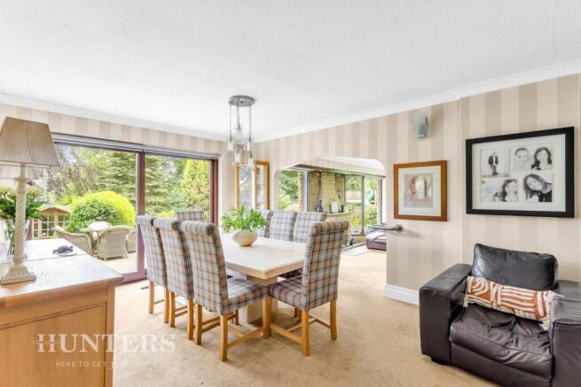 4 bed Detached Bungalow for sale Image 9