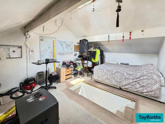 3 bed Terraced for sale Image 8