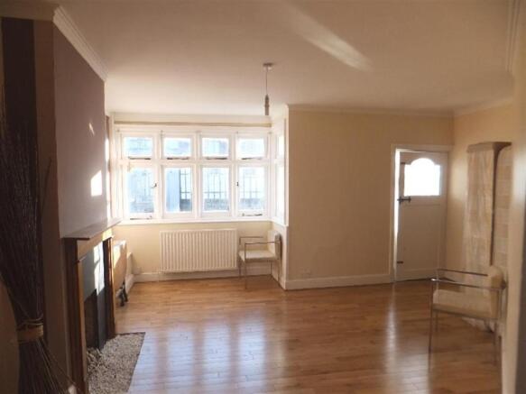 Living Room 2.jpg
