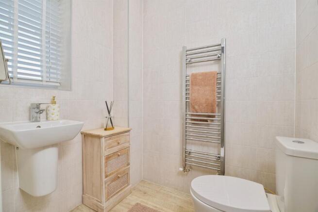 3 bed Semi-Detached for sale Image 12