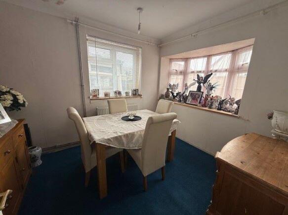 13 Meadow Way, Jaywick, Clacton-on-Sea, Essex, CO15 2SG photo 4