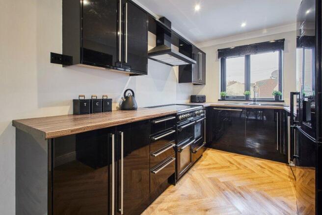 3 bed Terraced for sale Image 10