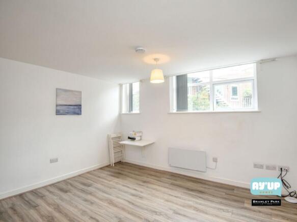 Studio to rent Image 4