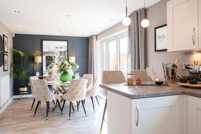 5 bed Detached for sale Image 10