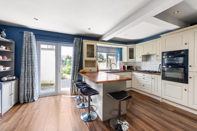 Kitchen/ Dining Room