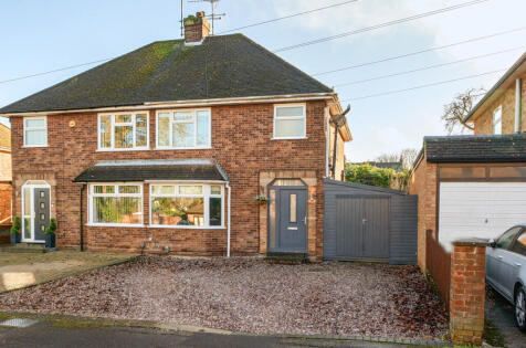 Hawthorn Close, Dunstable, Bedfordshire