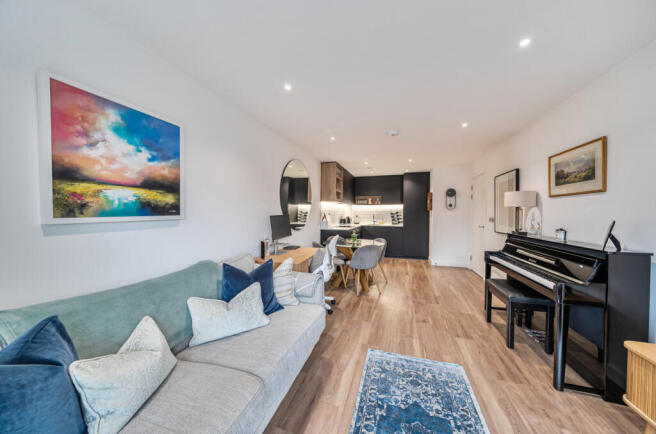 1423358-17-69aaf7...