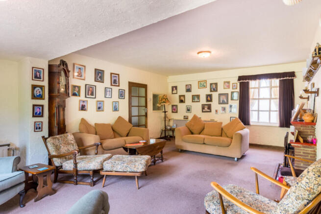 6 bed Semi-Detached for sale Image 5