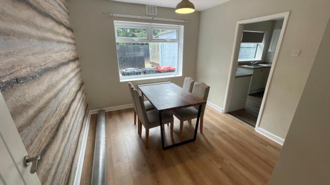 3 bed Terraced to rent Image 4