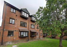 201, Gladbeck Way, Enfield EN2 7EW