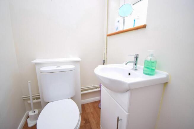 Cloakroom (WC)