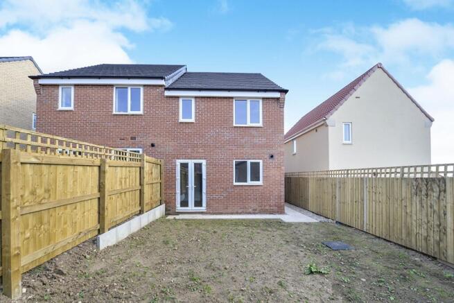 3 bed Semi-Detached to rent Image 8