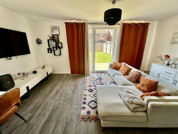 3 bed Semi-Detached for sale Image 9