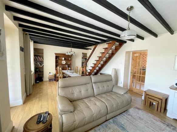 Lounge/Dining Room