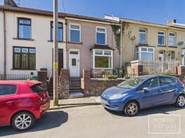 17, Glyn-mynach Street, Ynys-y-bwl, Pontypridd CF37 3DT
