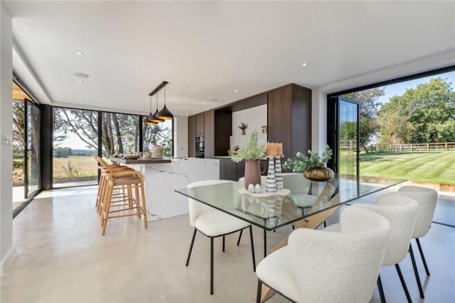 Kitchen/Dining Area