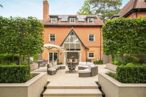 Queensbury Gardens, Ascot