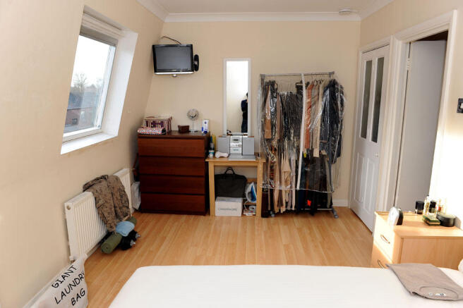 Single flat 1