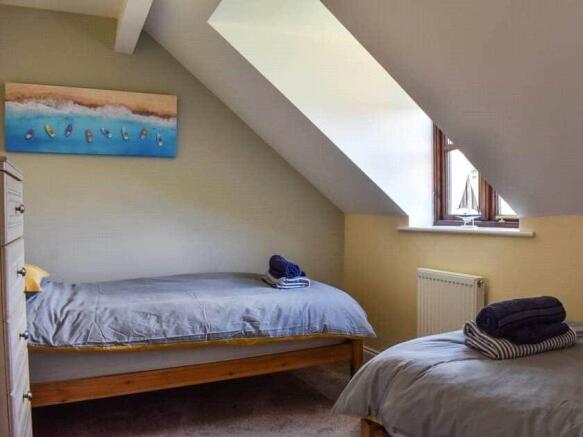 3 bed Semi-Detached for sale Image 9