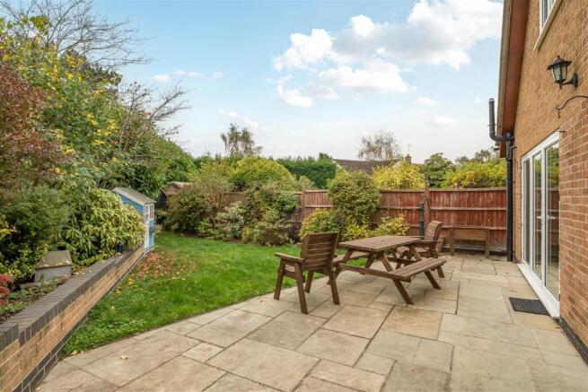 16 Nethercroft Drive, Packington