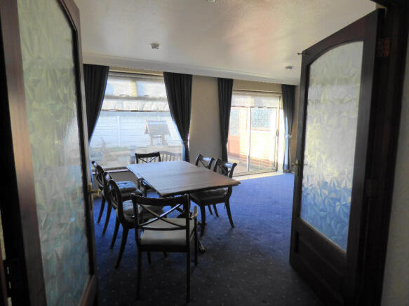 Lounge/Dining Room