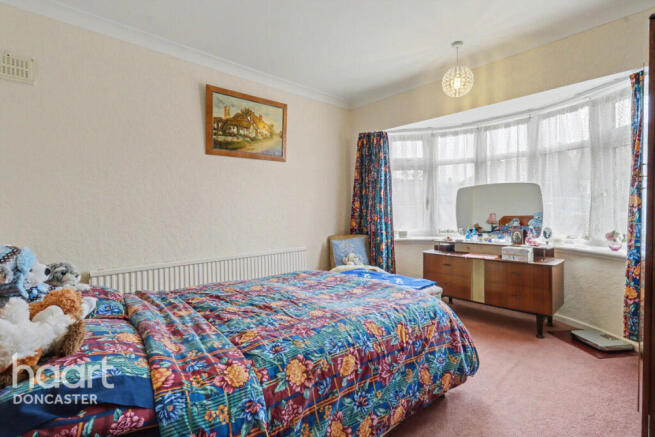 5 bed Detached Bungalow for sale Image 7