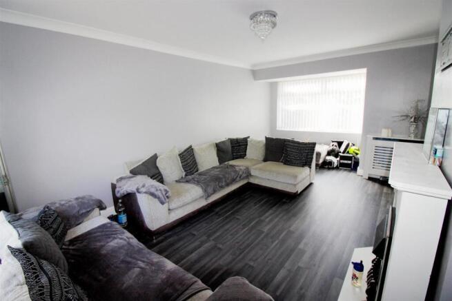 3 bed Semi-Detached for sale Image 4