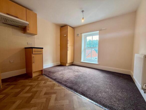 2 bed Apartment to rent Image 10