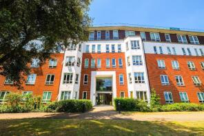 45, 89 111 Regency Court, High Road, South Woodford, London E18 2JT