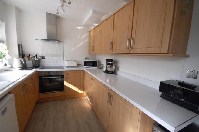 MODERN KITCHEN/ DINING ROOM