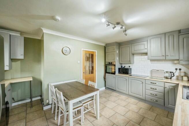 3 bed Semi-Detached for sale Image 6